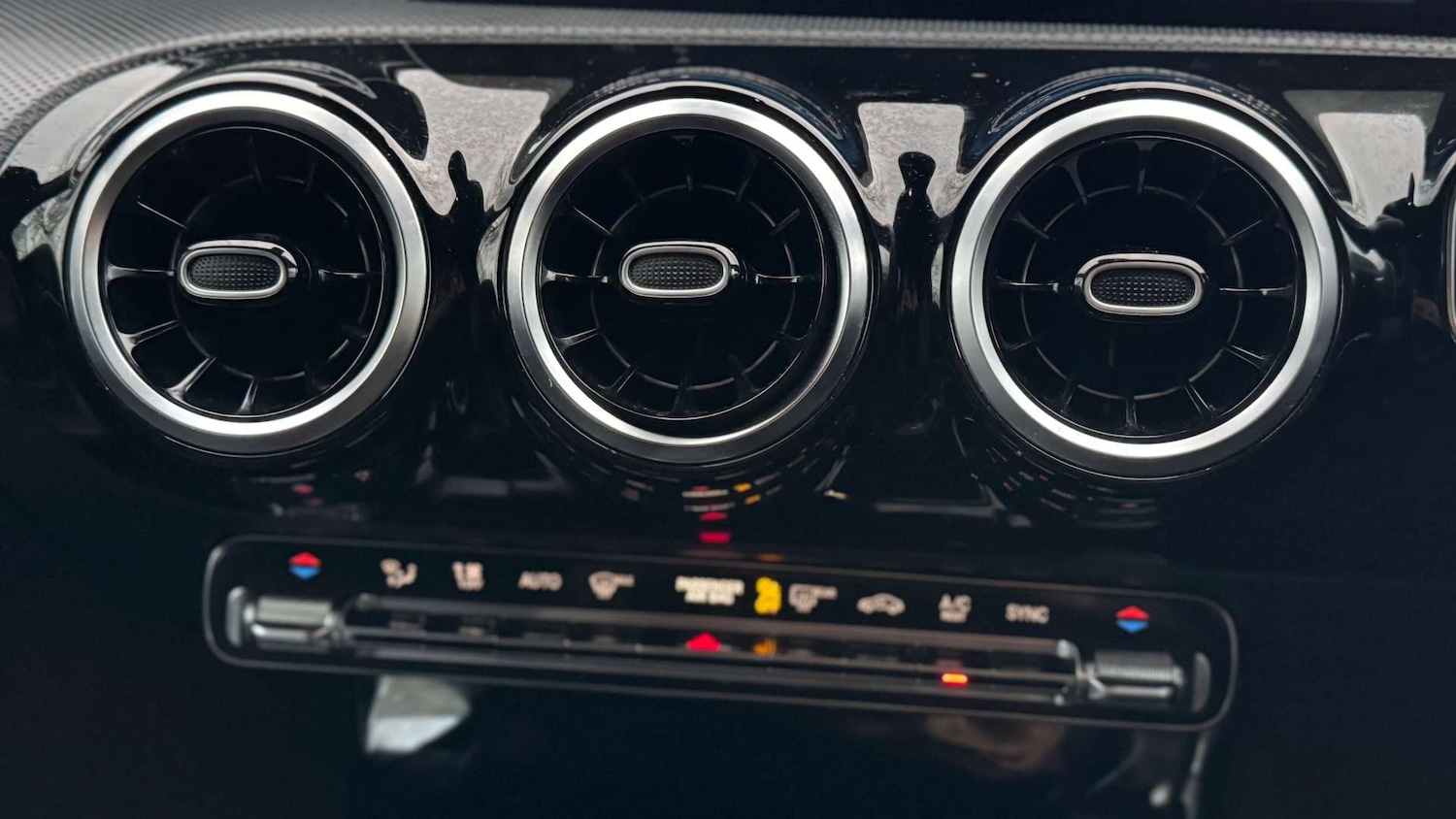 Used Mercedes-Benz CLA 2019 for sale - 76923078: Photo 32