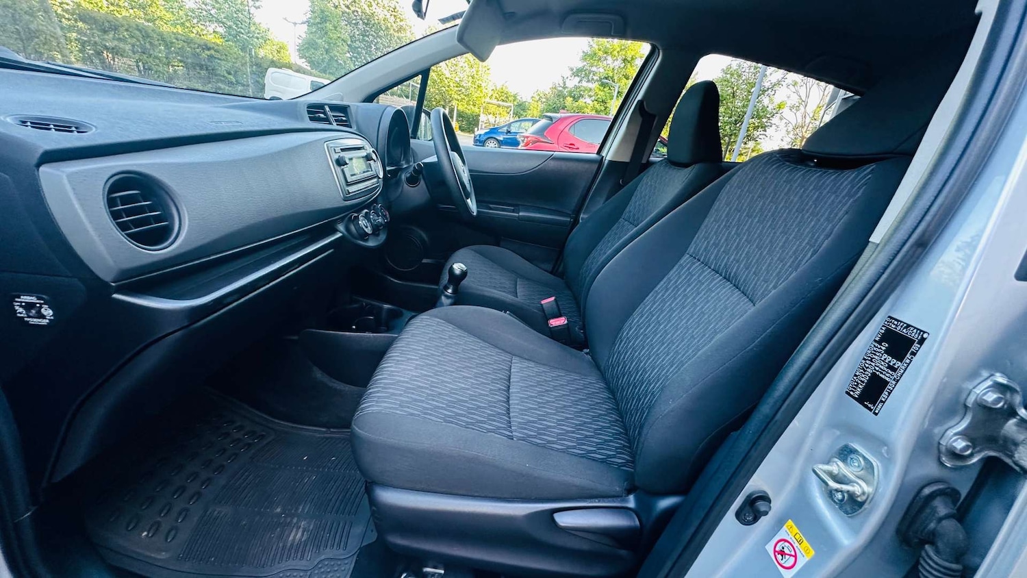 Used Toyota Yaris 2013 for sale - 76601235: Photo 10