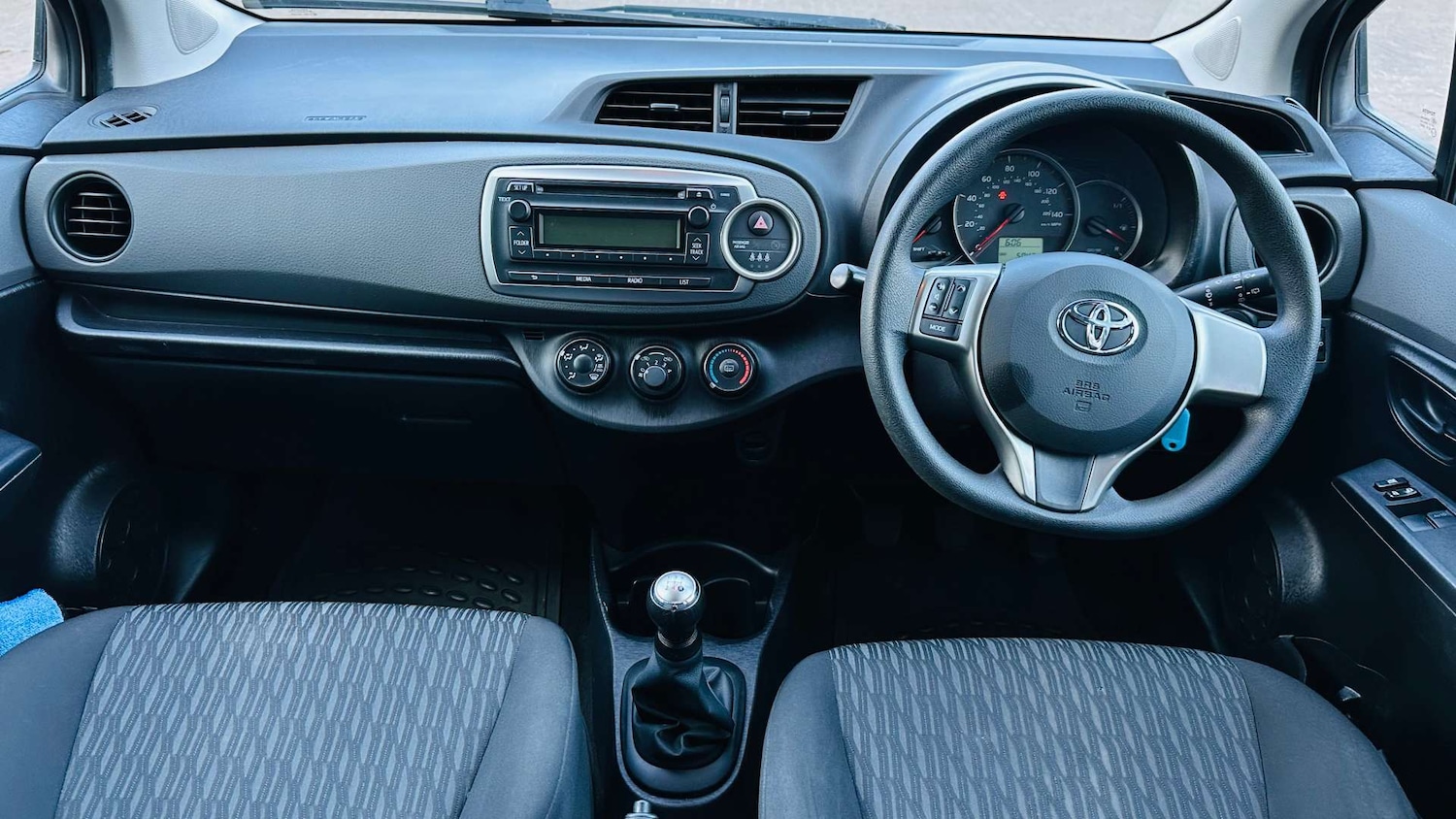 Used Toyota Yaris 2013 for sale - 76601235: Photo 15