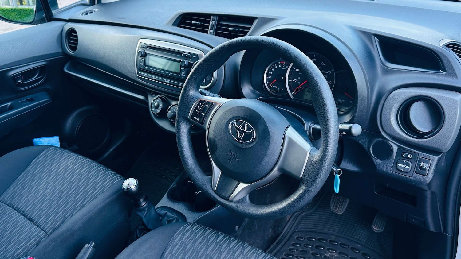 Used Toyota Yaris 2013 for sale - 76601235: Photo 8