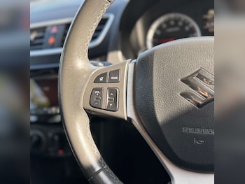 Used Suzuki Swift 2011 for sale - 78702780: Photo