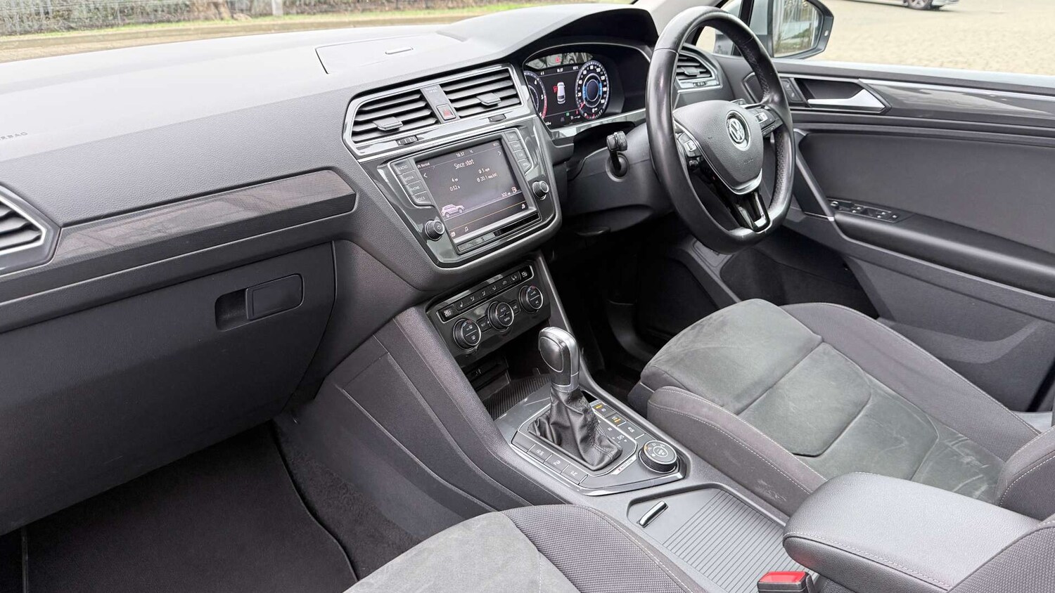 Used Volkswagen Tiguan 2016 for sale - 77905900: Photo 12