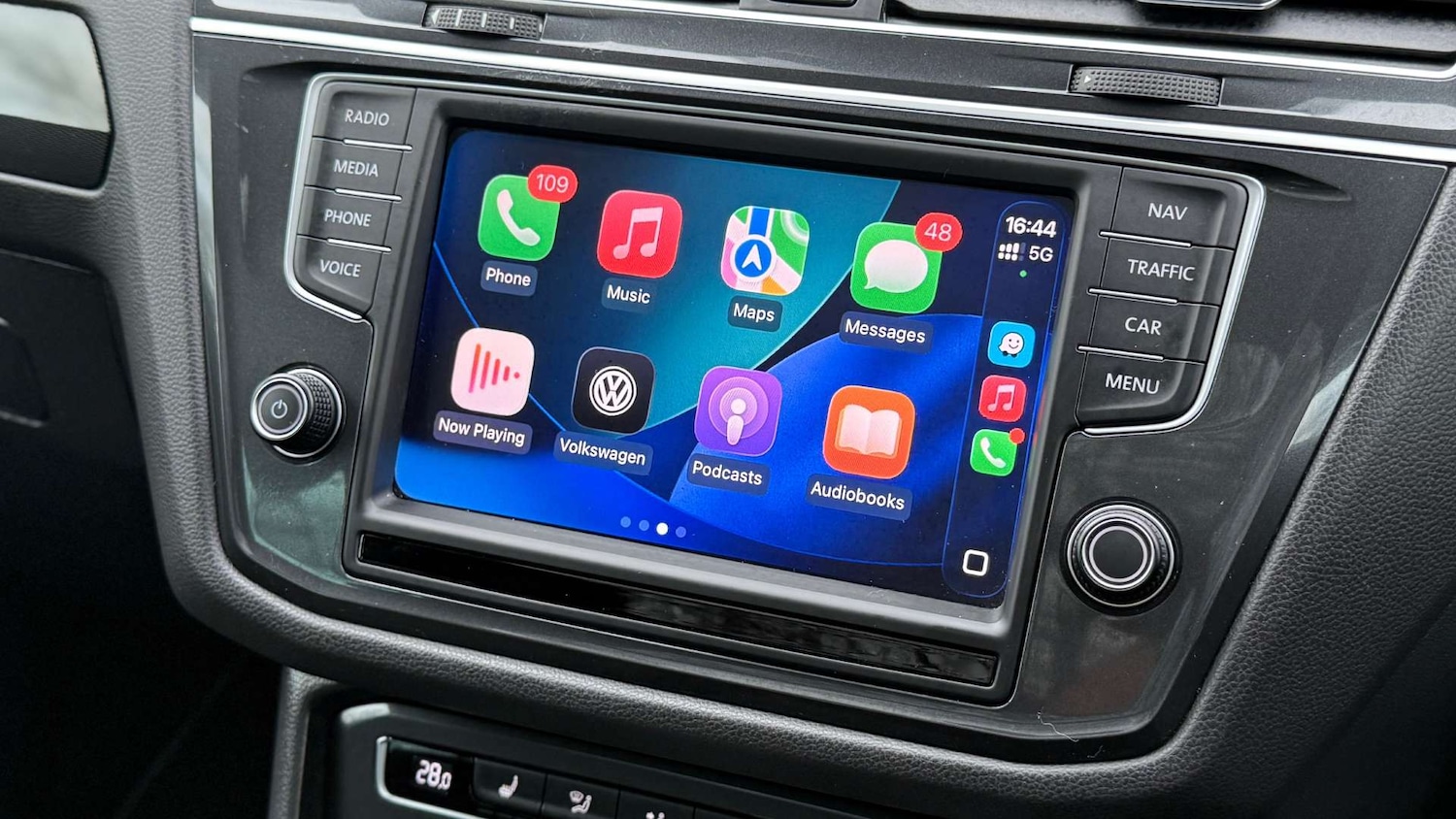 Used Volkswagen Tiguan 2016 for sale - 77905900: Photo 2