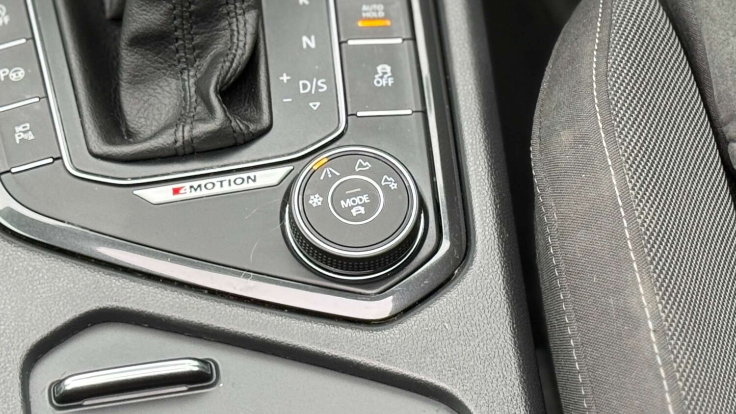 Used Volkswagen Tiguan 2016 for sale - 77905900: Photo 27