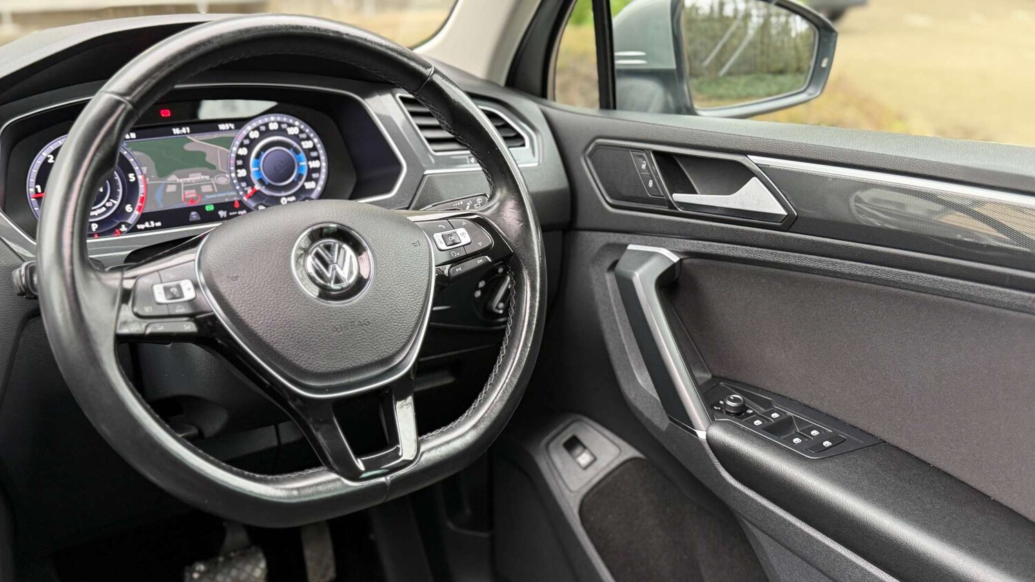 Used Volkswagen Tiguan 2016 for sale - 77905900: Photo 30