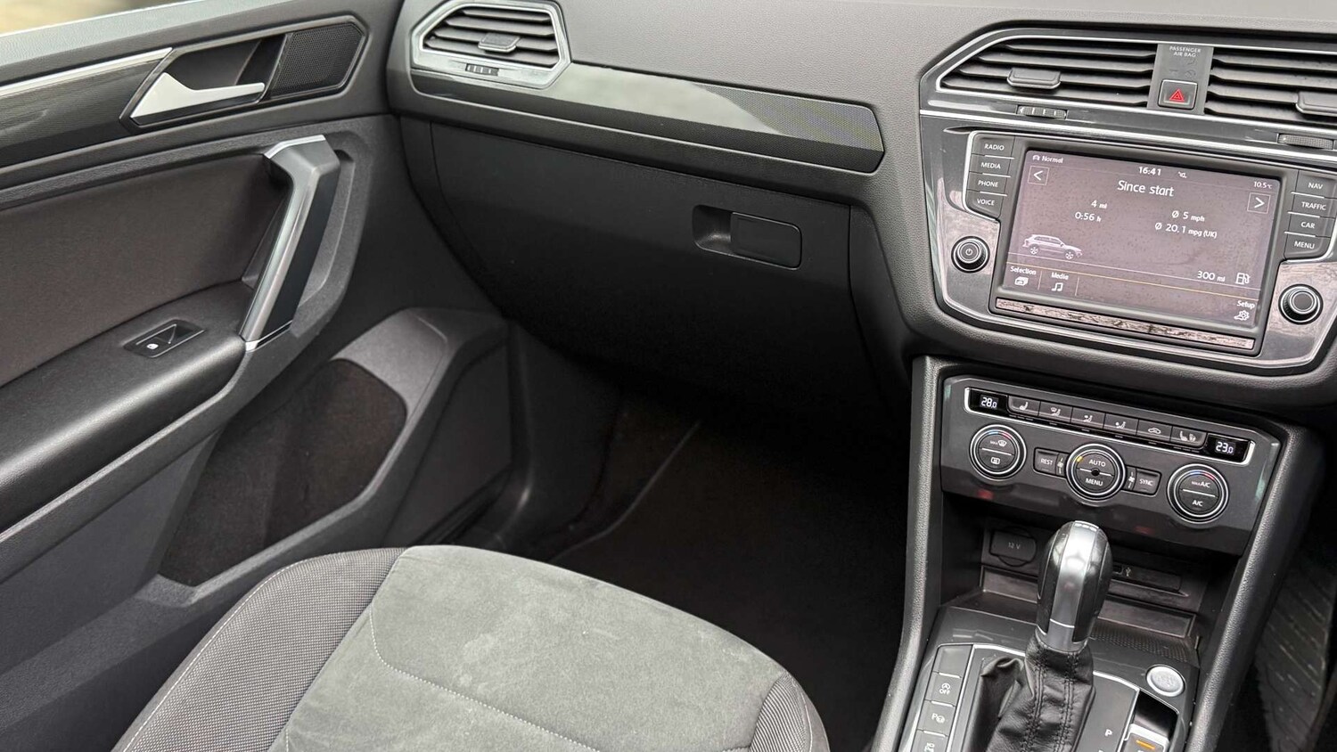 Used Volkswagen Tiguan 2016 for sale - 77905900: Photo 31