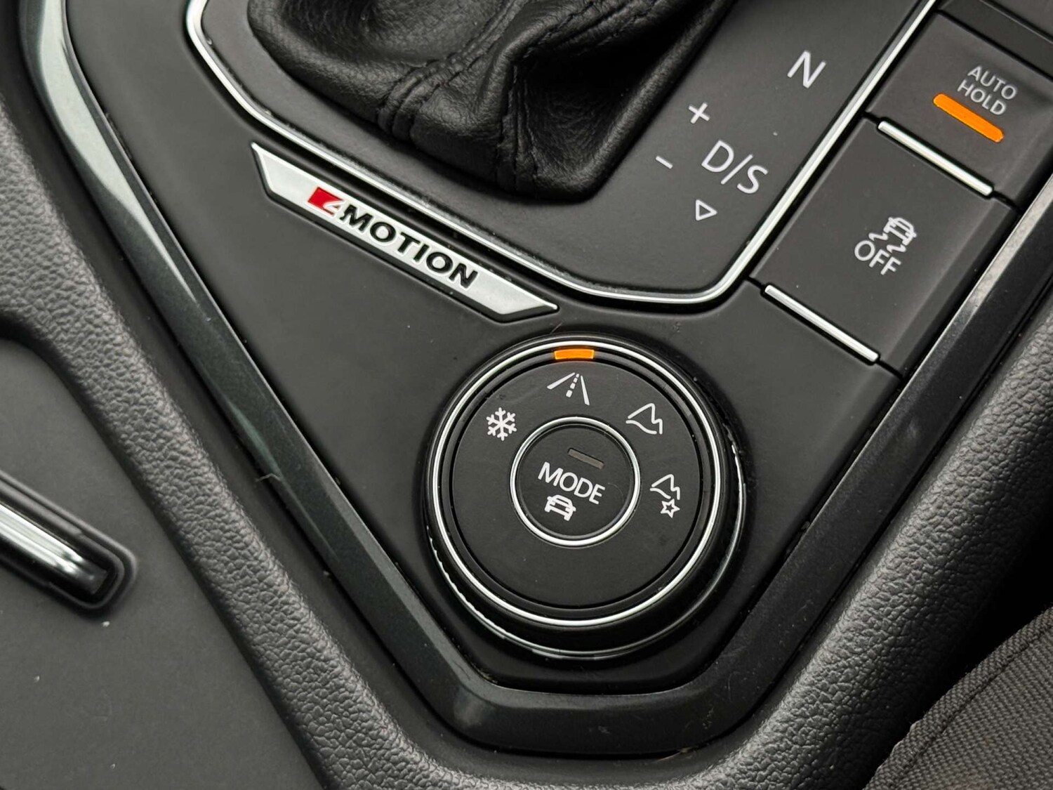 Used Volkswagen Tiguan 2016 for sale - 77905900: Photo 35