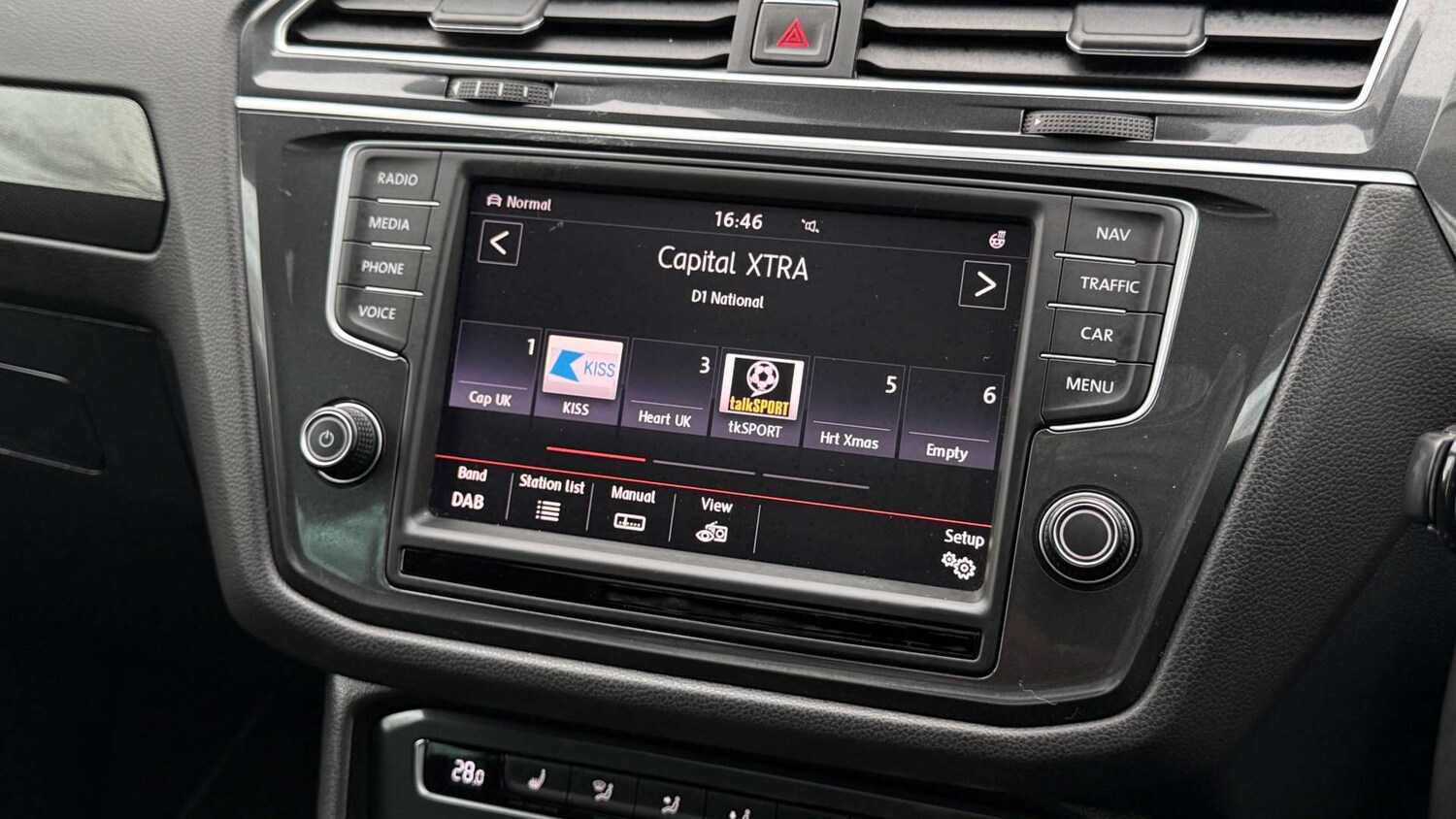 Used Volkswagen Tiguan 2016 for sale - 77905900: Photo 47