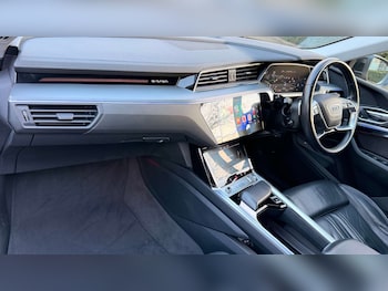 Used Audi e-tron 2020 for sale - 76896329: Photo