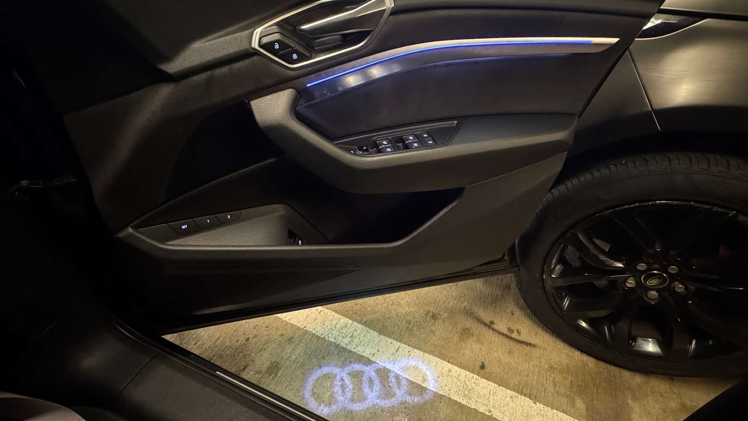 Used Audi e-tron 2020 for sale - 76896329: Photo 44