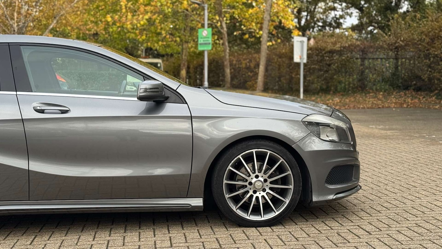 Used Mercedes-Benz A-Class 2014 for sale - 76356032: Photo 10