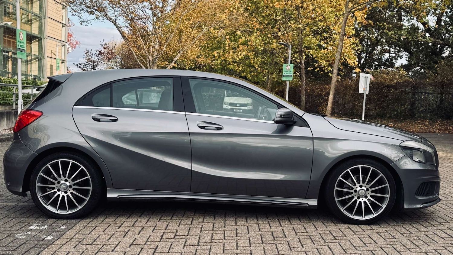 Used Mercedes-Benz A-Class 2014 for sale - 76356032: Photo 11