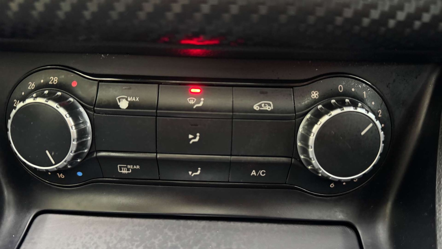 Used Mercedes-Benz A-Class 2014 for sale - 76356032: Photo 39