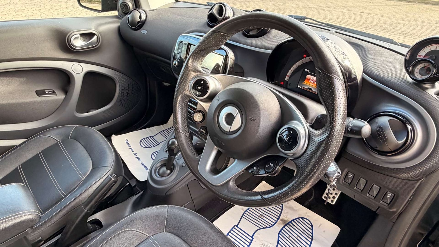 Used smart fortwo 2016 for sale - 77494176: Photo 2