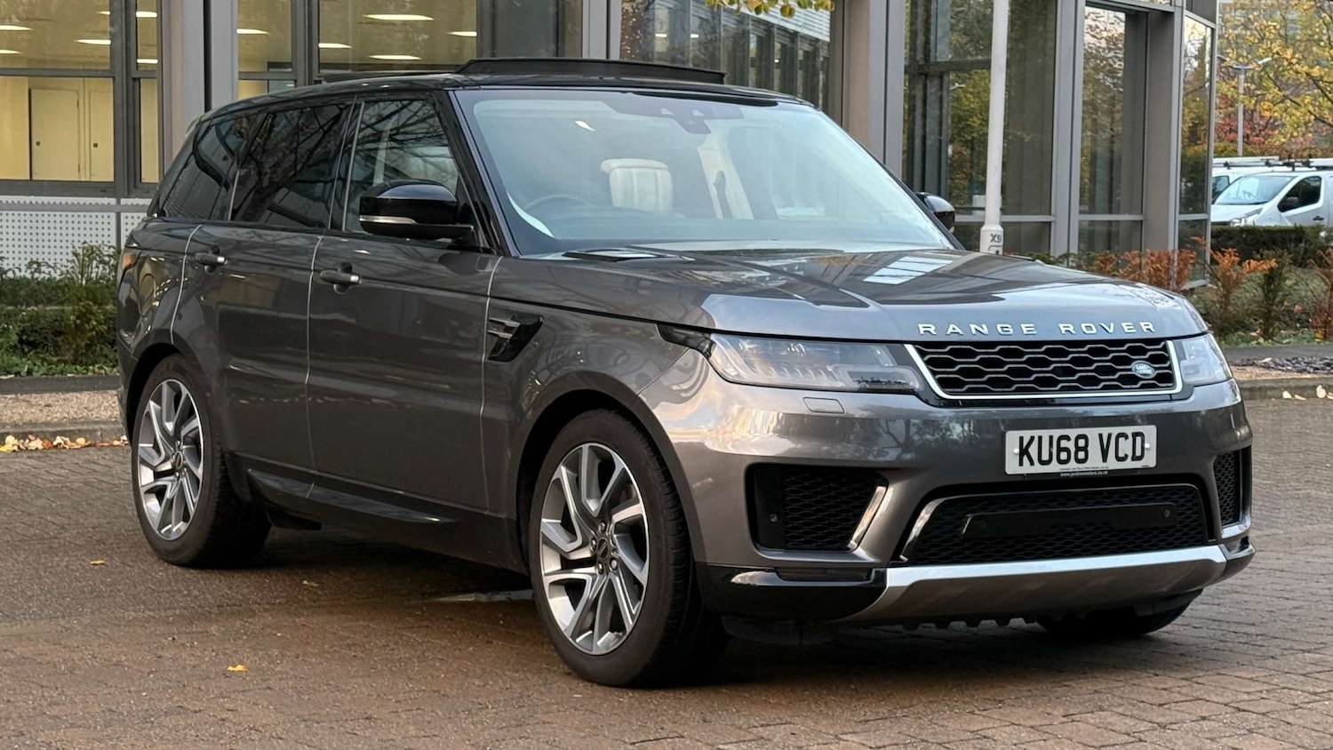 Used Land Rover Range Rover Sport 2018 for sale - 76352637: Photo 1