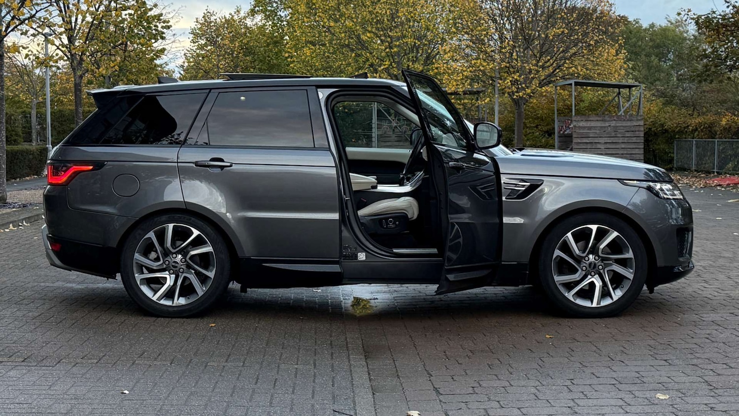 Used Land Rover Range Rover Sport 2018 for sale - 76352637: Photo 11