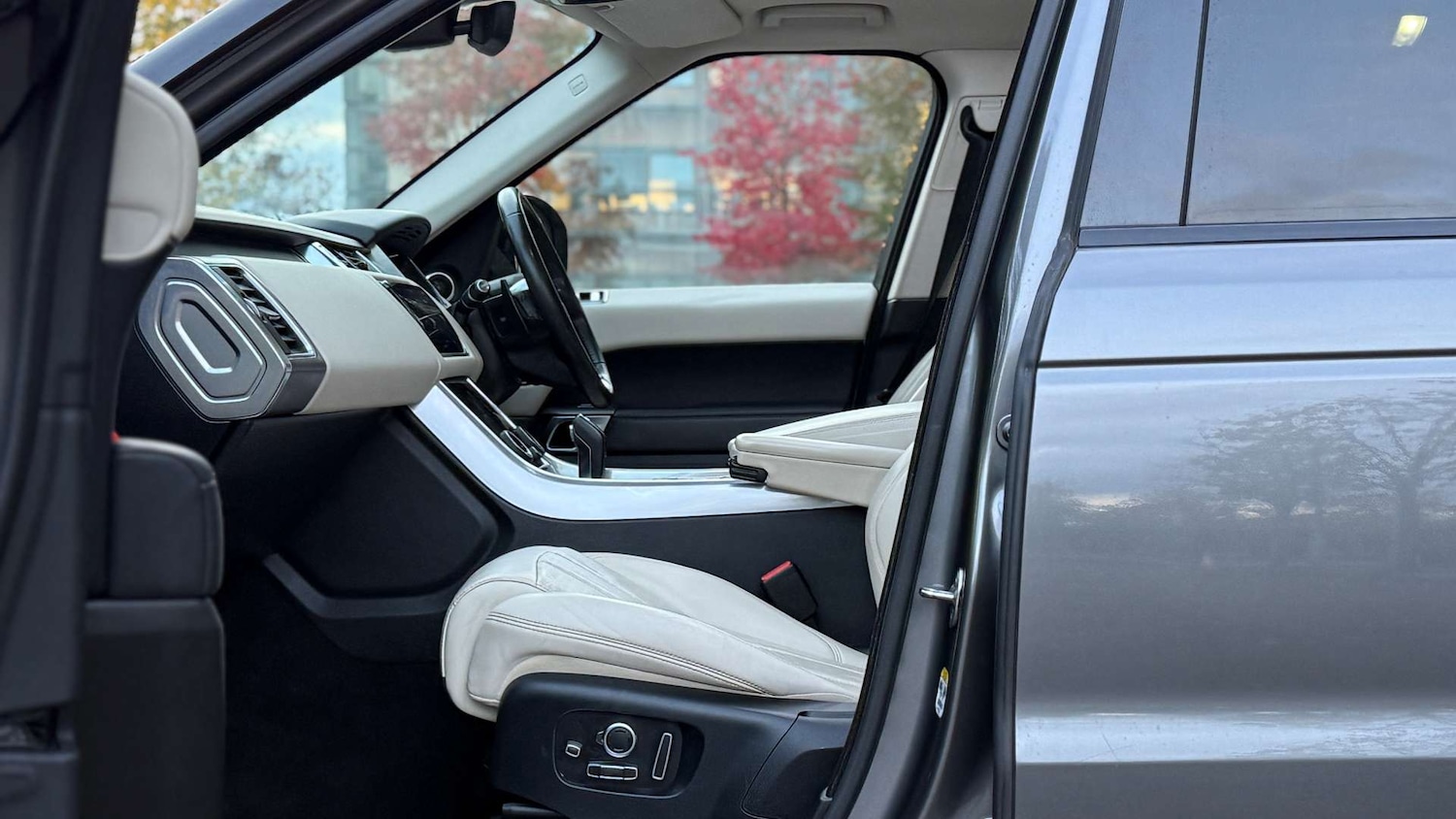 Used Land Rover Range Rover Sport 2018 for sale - 76352637: Photo 16