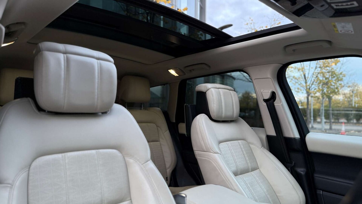 Used Land Rover Range Rover Sport 2018 for sale - 76352637: Photo 18