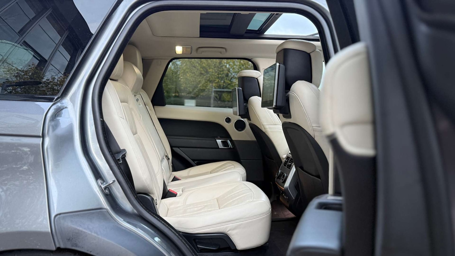 Used Land Rover Range Rover Sport 2018 for sale - 76352637: Photo 19