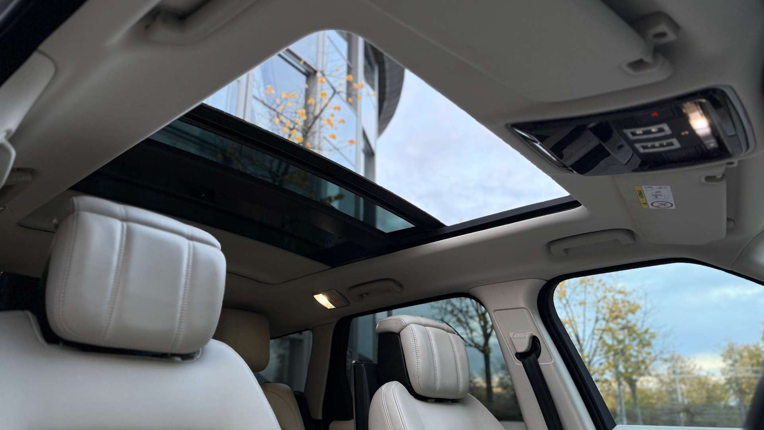 Used Land Rover Range Rover Sport 2018 for sale - 76352637: Photo 3