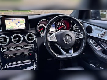 Used Mercedes-Benz GLC 2016 for sale - 76198698: Photo 2