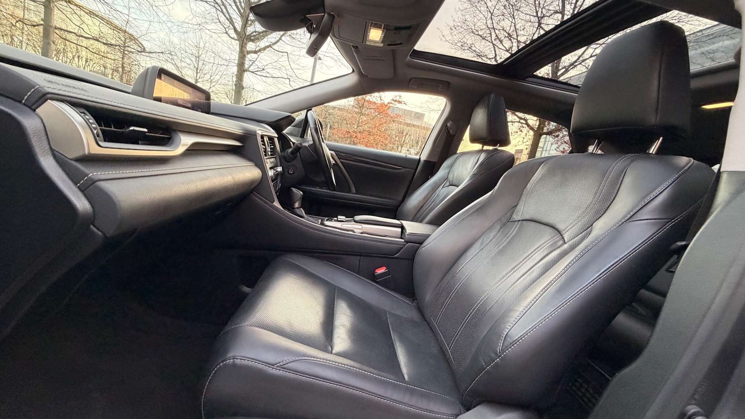 Used Lexus RX 2018 for sale - 77084202: Photo 27