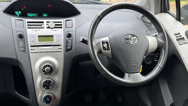 Used Toyota Yaris 2006 for sale - 76311231: Photo 17