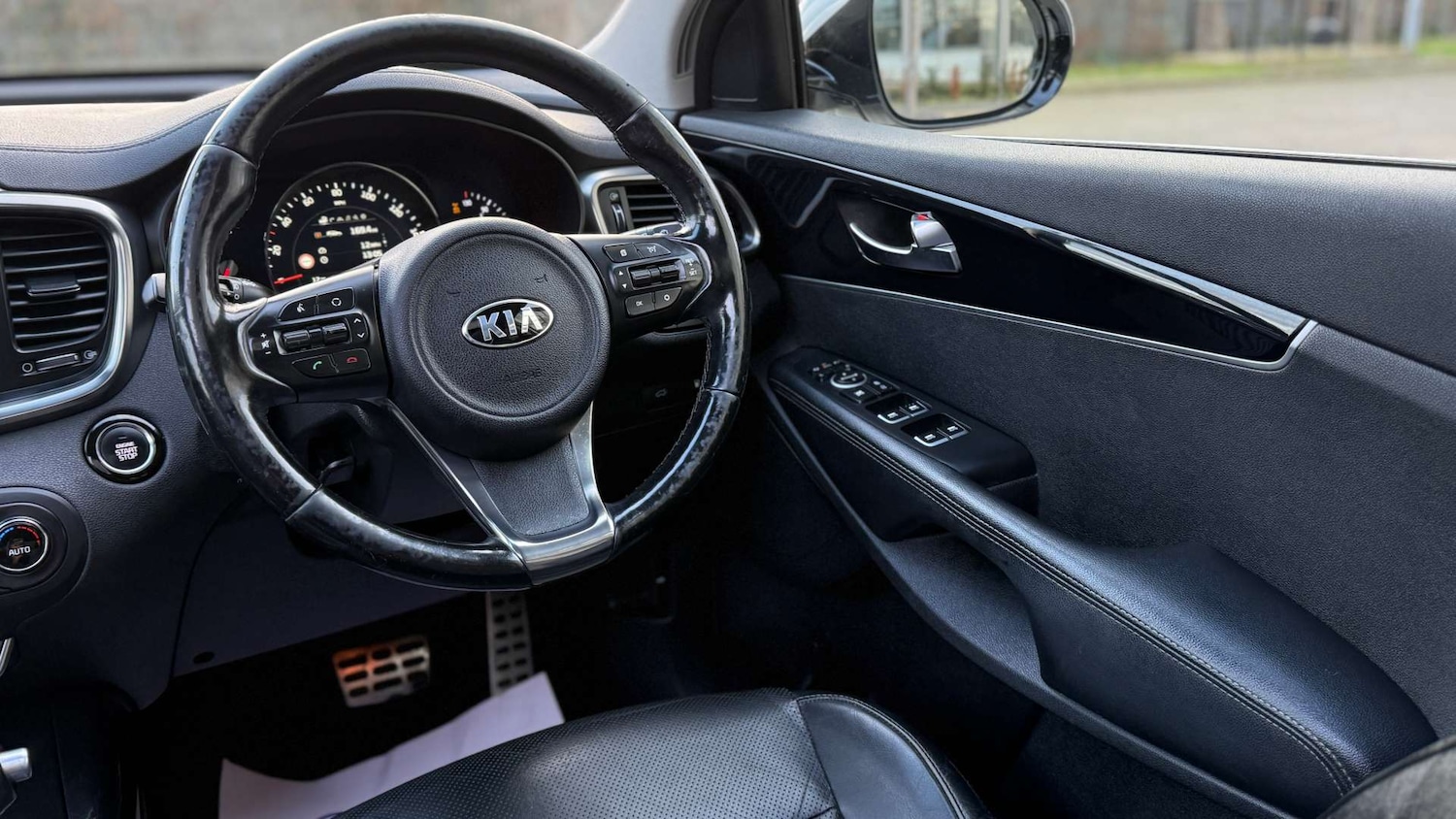 Used Kia Sorento 2017 for sale - 76848469: Photo 30