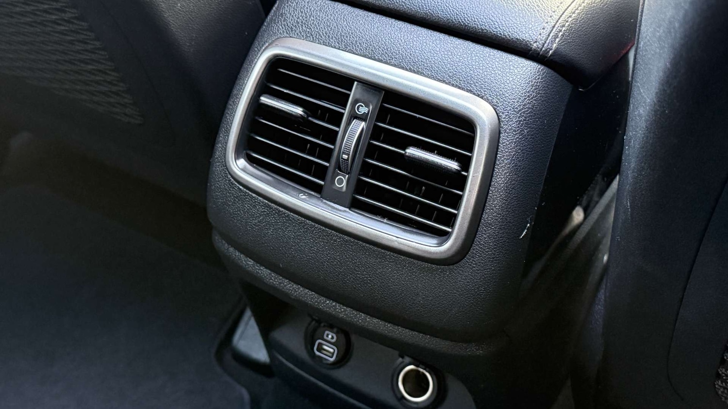 Used Kia Sorento 2017 for sale - 76848469: Photo 36