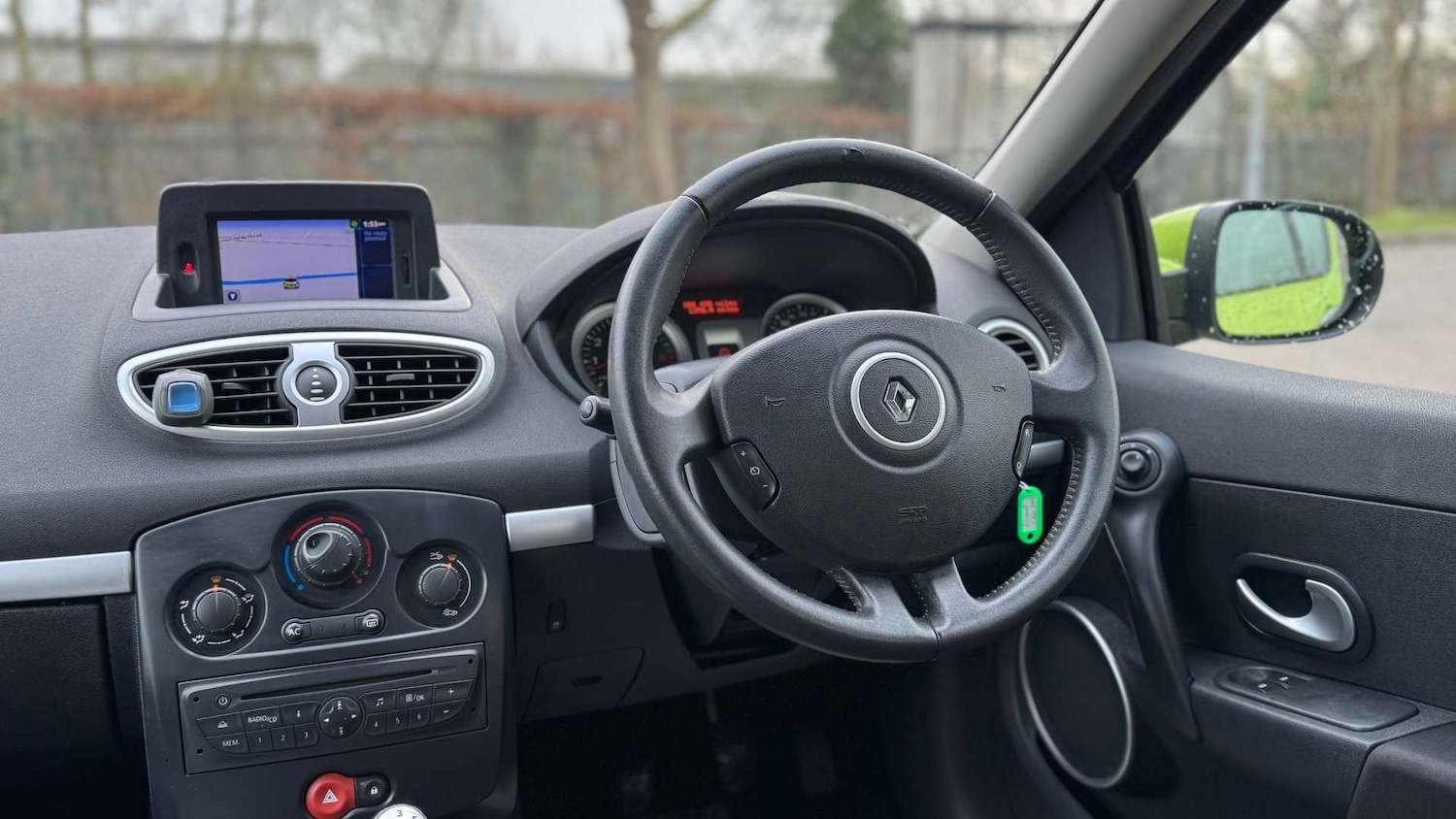 Used Renault Clio 2010 for sale - 77547719: Photo 14