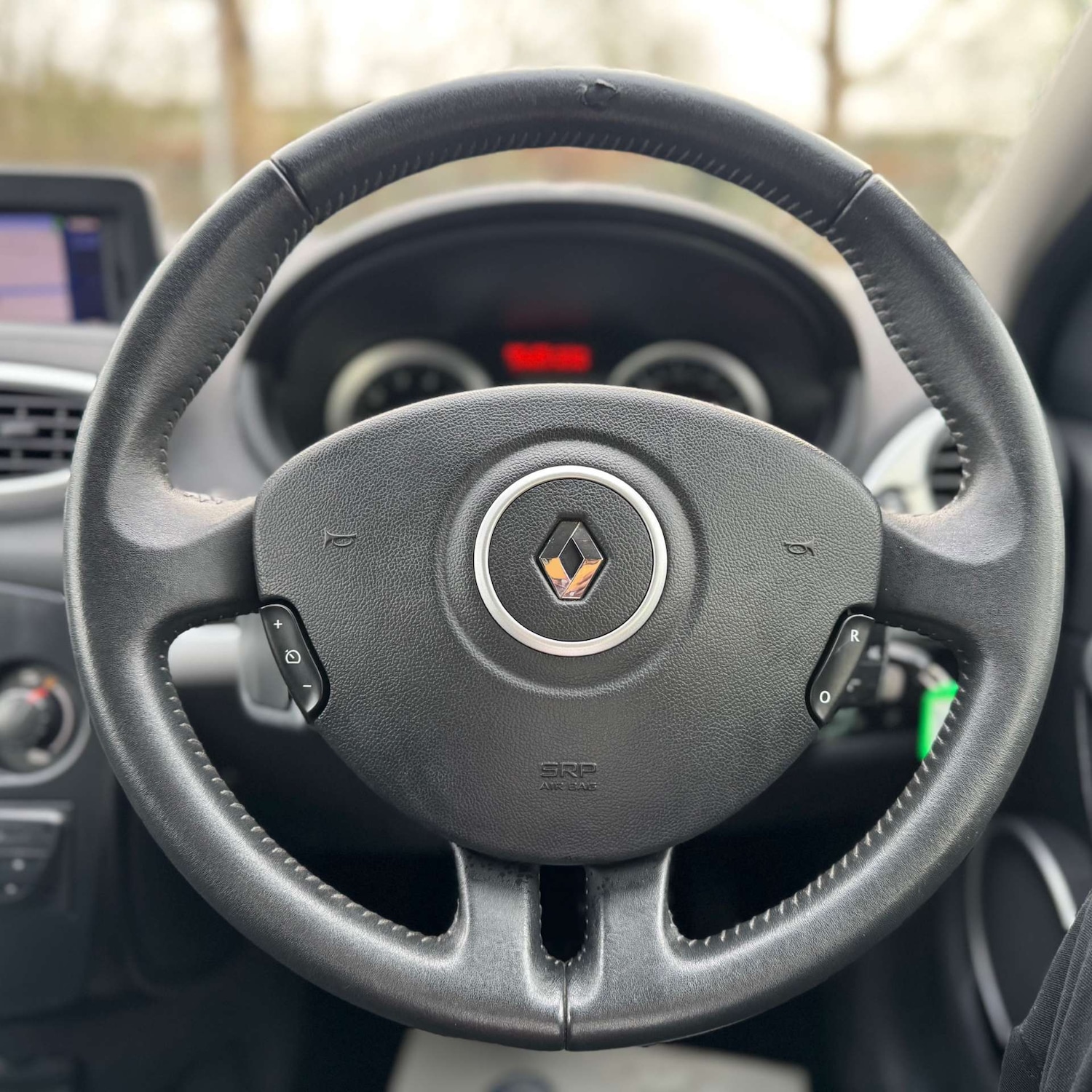 Used Renault Clio 2010 for sale - 77547719: Photo 15