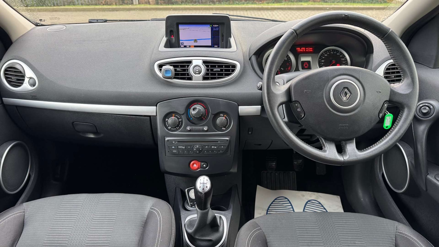 Used Renault Clio 2010 for sale - 77547719: Photo 2