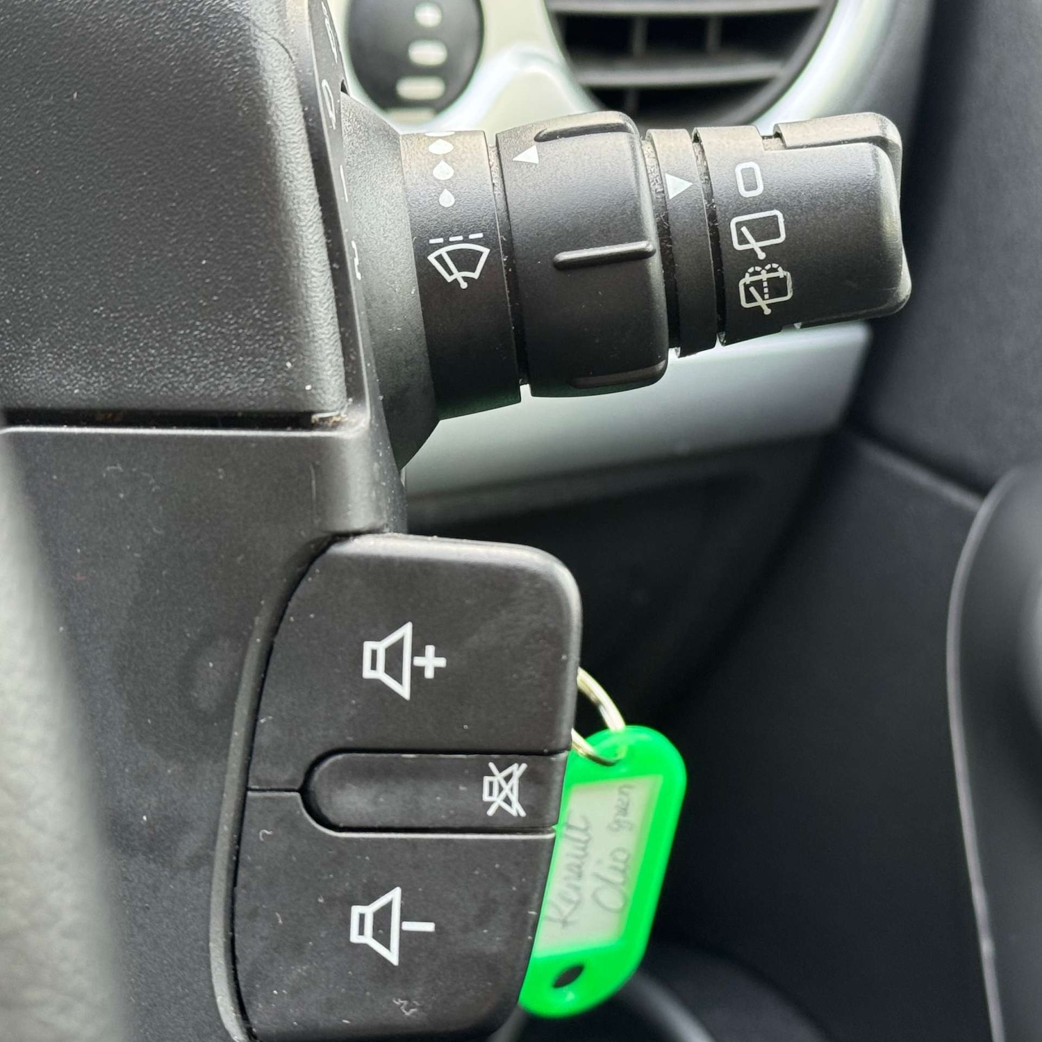 Used Renault Clio 2010 for sale - 77547719: Photo 23