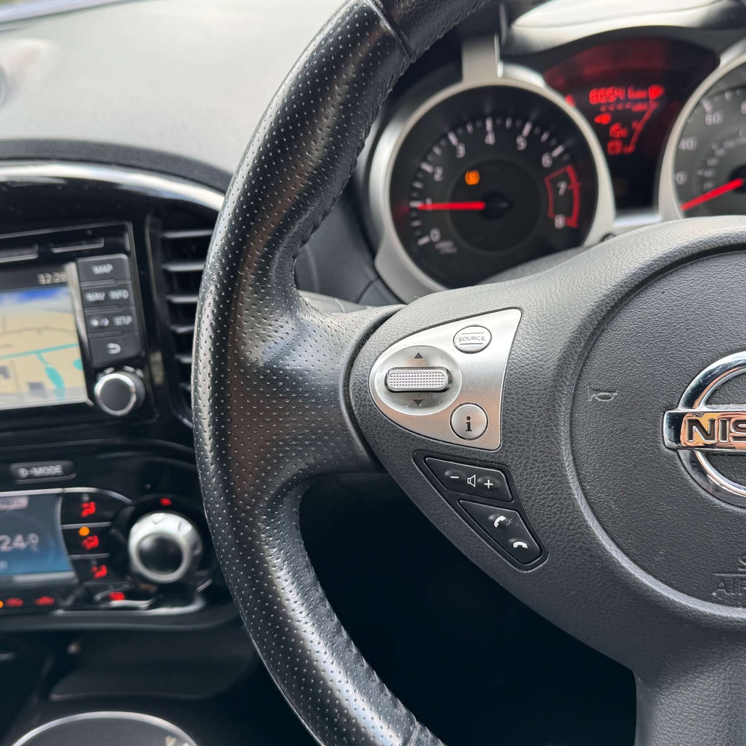 Used Nissan Juke 2016 for sale - 76601507: Photo 32