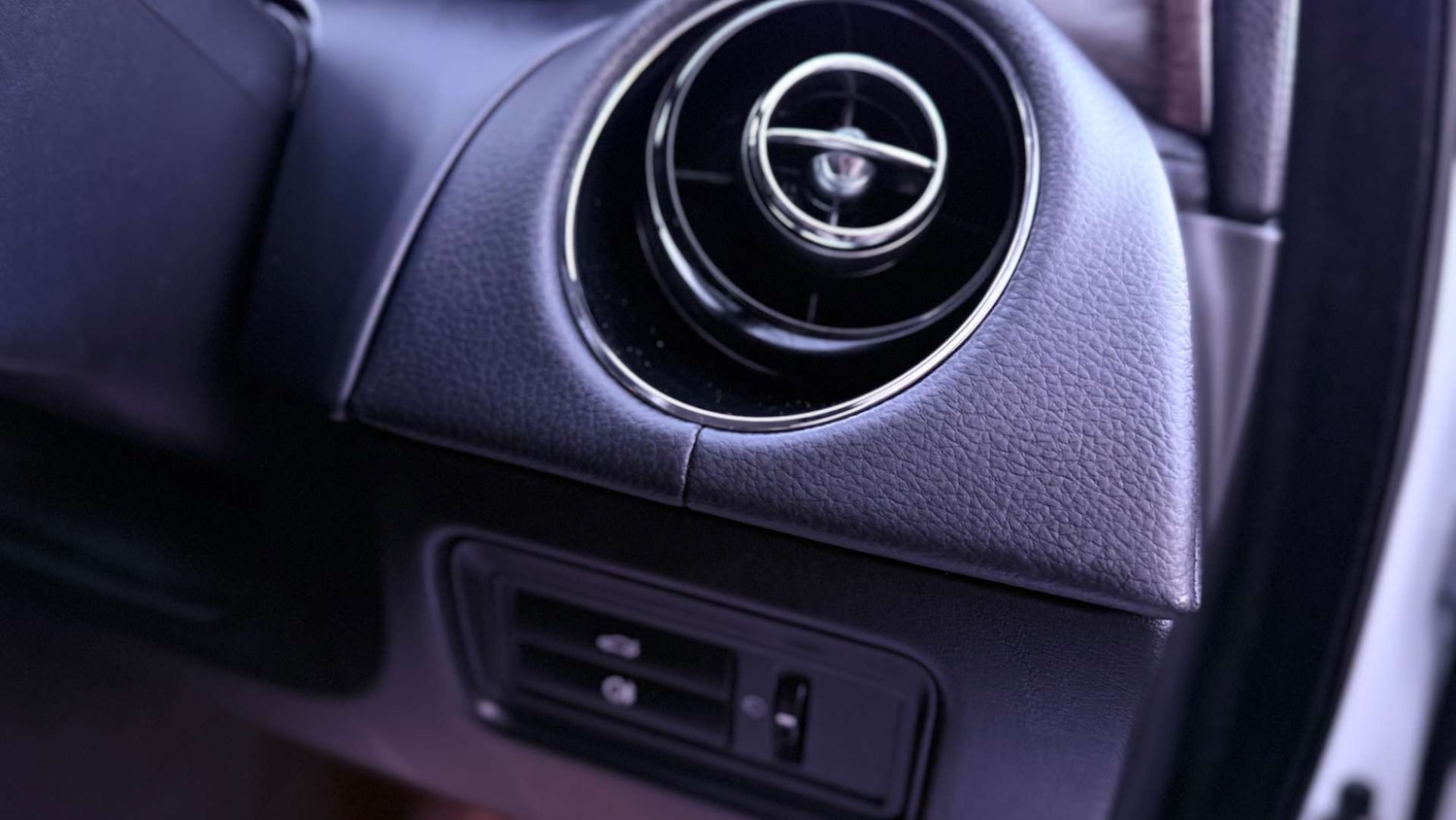 Used Jaguar XJ 2018 for sale - 77694624: Photo 28