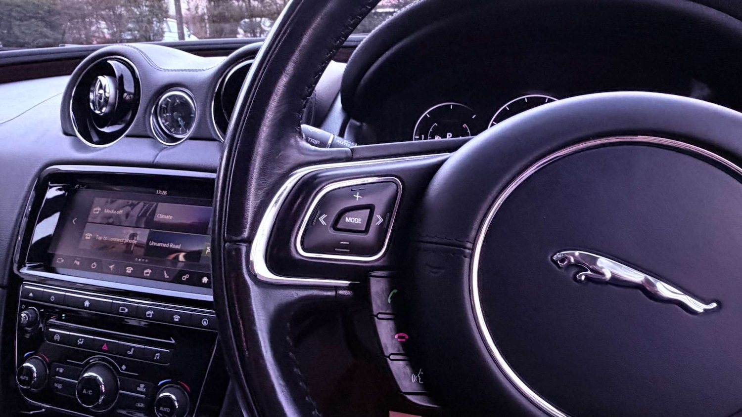 Used Jaguar XJ 2018 for sale - 77694624: Photo 40