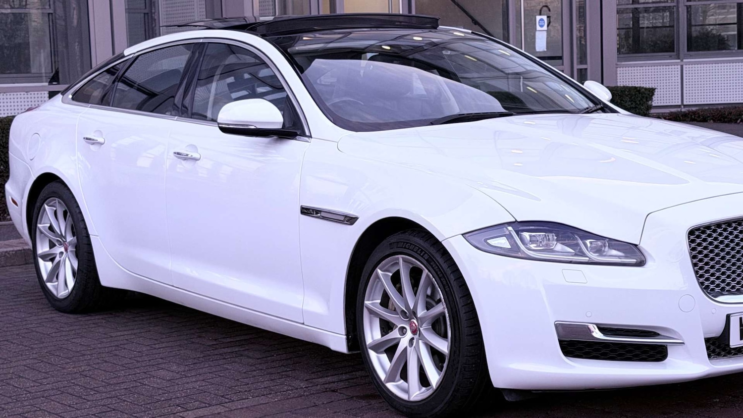 Used Jaguar XJ 2018 for sale - 77694624: Photo 8
