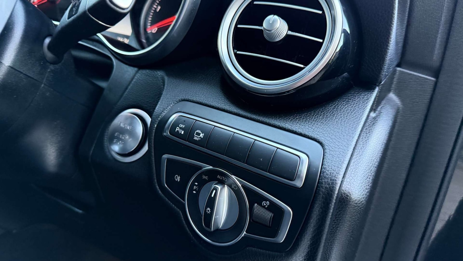 Used Mercedes-Benz GLC 2018 for sale - 78056706: Photo 16