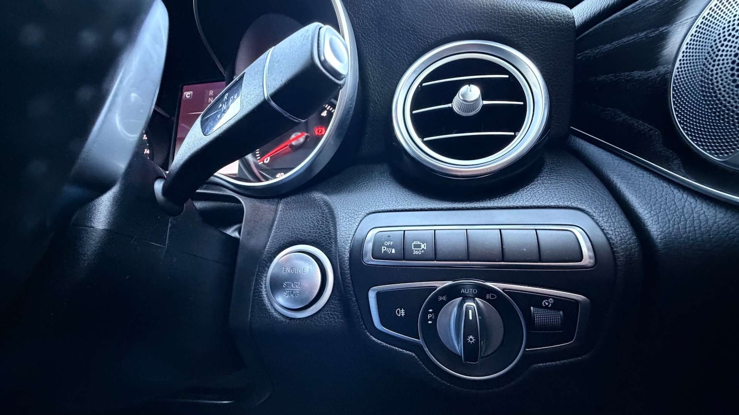 Used Mercedes-Benz GLC 2018 for sale - 78056706: Photo 2