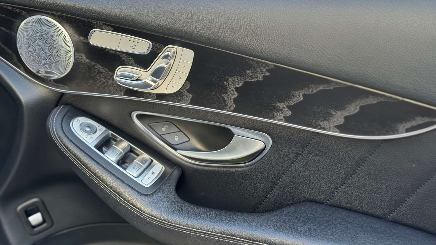 Used Mercedes-Benz GLC 2018 for sale - 78056706: Photo 45