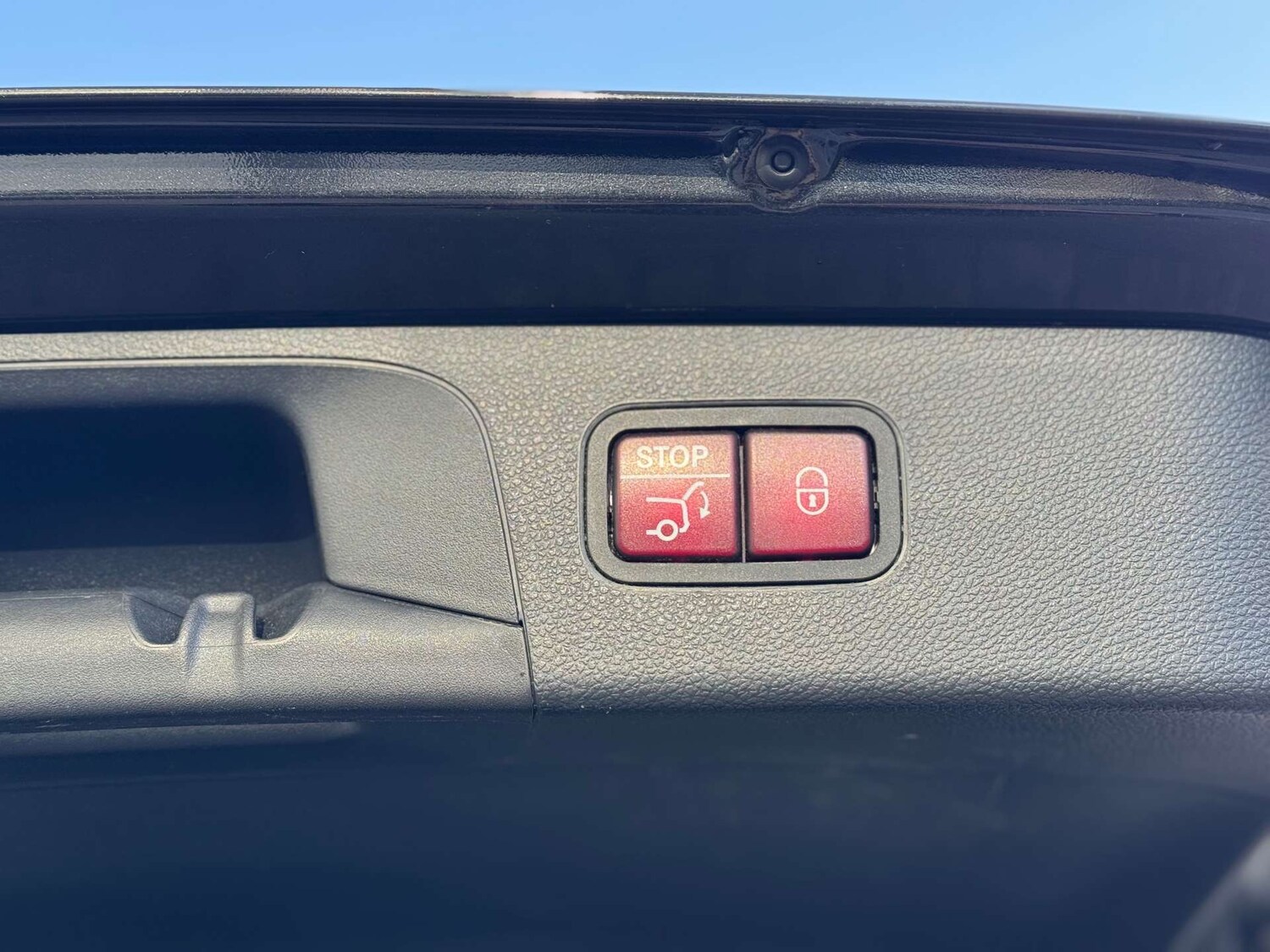 Used Mercedes-Benz GLC 2018 for sale - 78056706: Photo 48