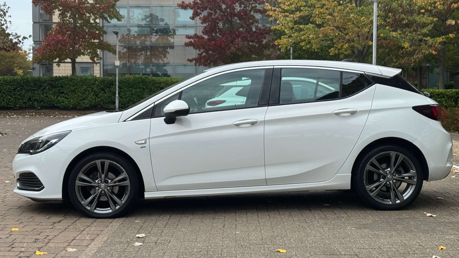 Used Vauxhall Astra 2019 for sale - 76144404: Photo 2