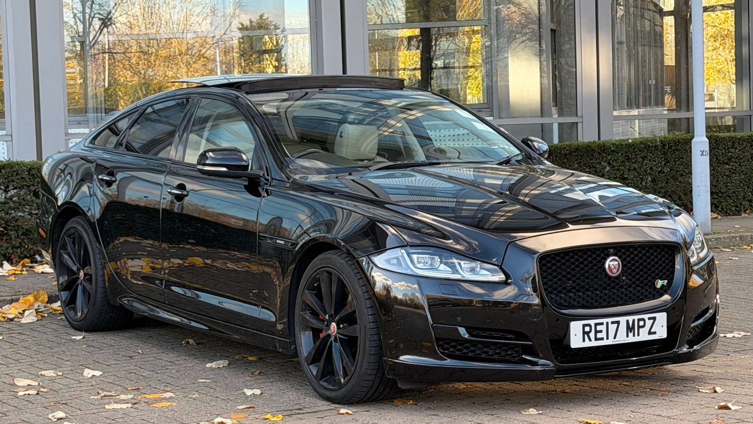 Used Jaguar XJ 2017 for sale - 76444749: Photo 1