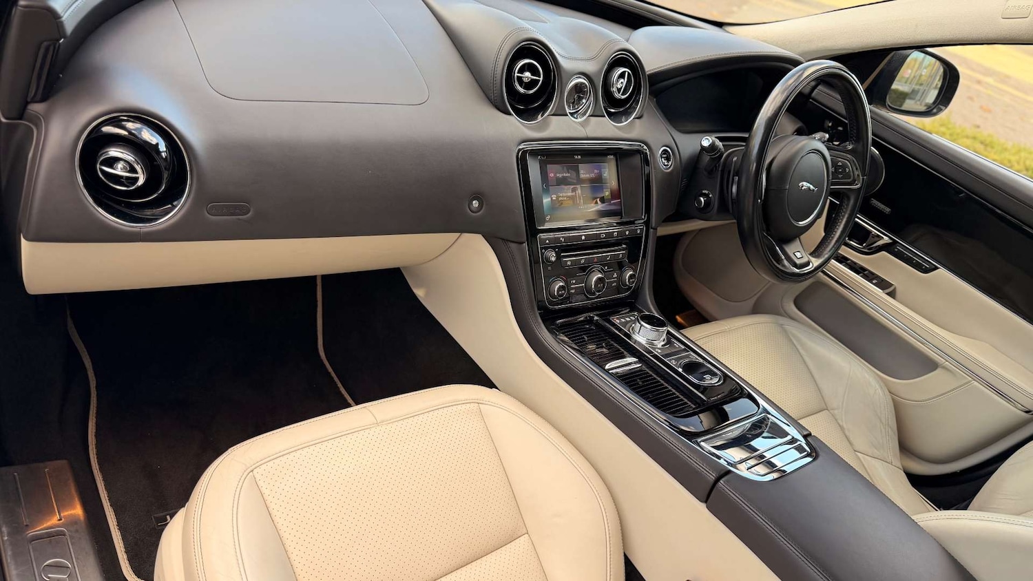 Used Jaguar XJ 2017 for sale - 76444749: Photo 16