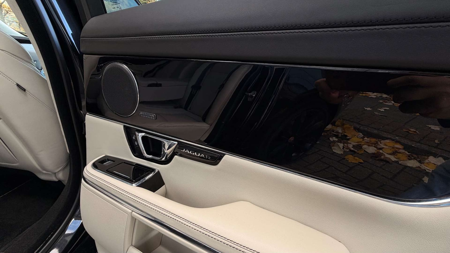 Used Jaguar XJ 2017 for sale - 76444749: Photo 23