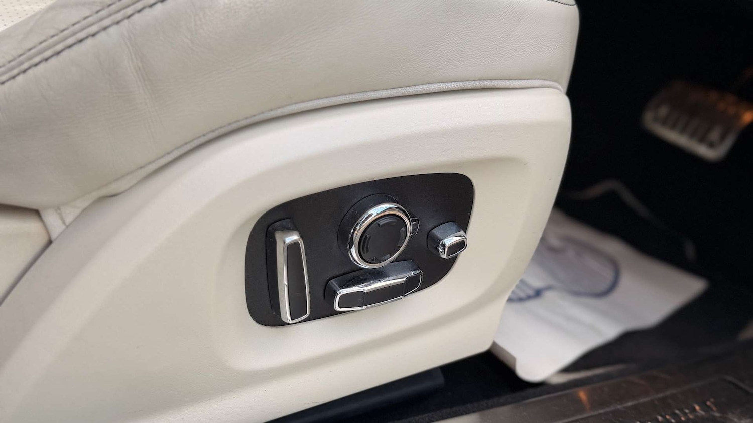 Used Jaguar XJ 2017 for sale - 76444749: Photo 28