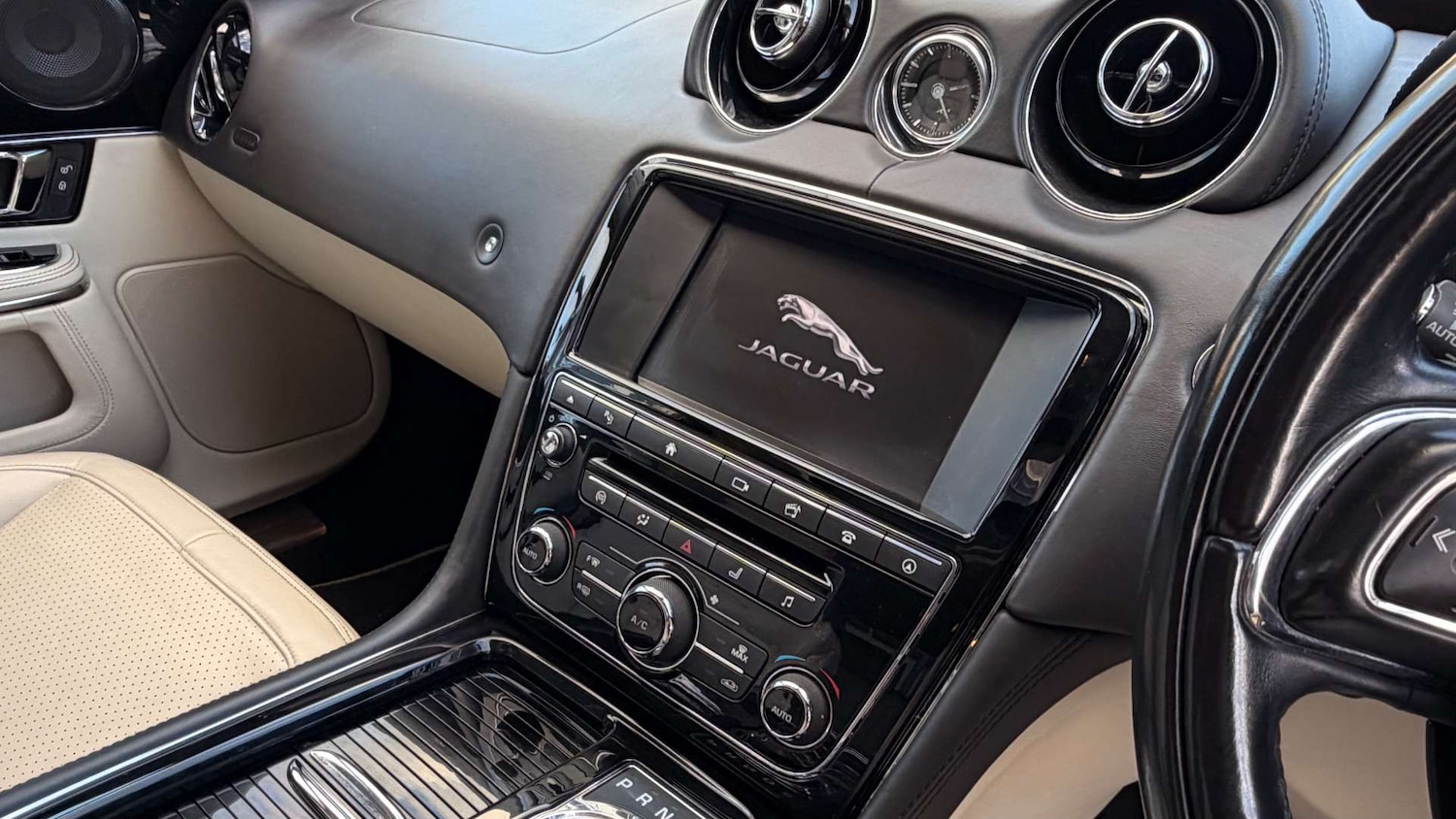 Used Jaguar XJ 2017 for sale - 76444749: Photo 34