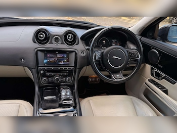 Used Jaguar XJ 2017 for sale - 76444749: Photo