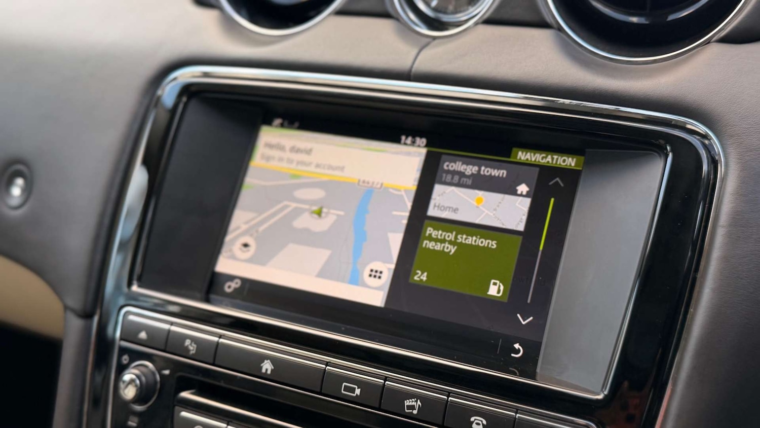 Used Jaguar XJ 2017 for sale - 76444749: Photo 8