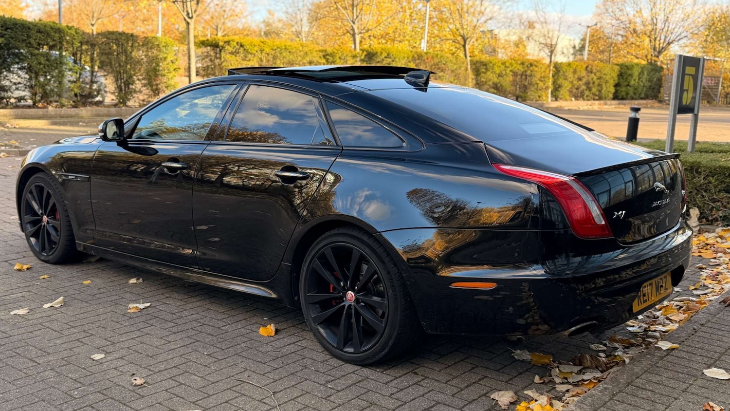 Used Jaguar XJ 2017 for sale - 76444749: Photo 9